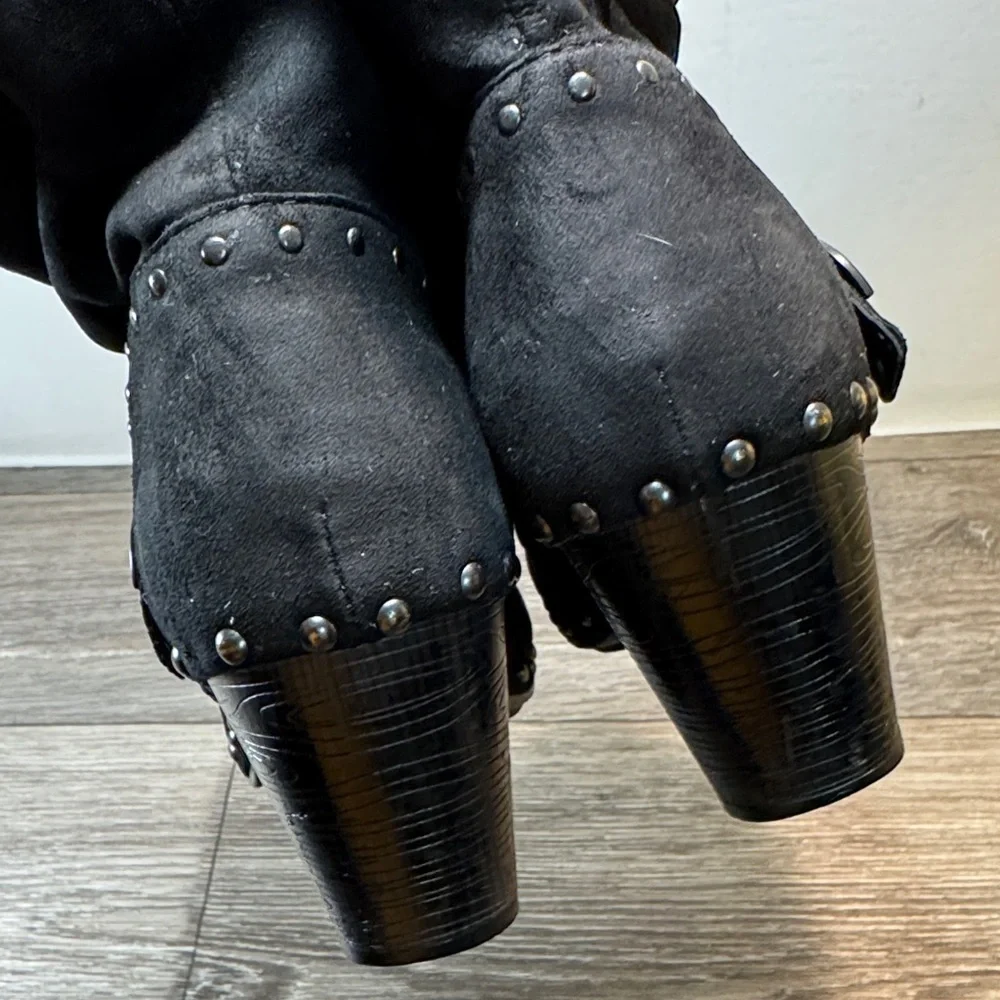 Dansko Black Ankle Boots with Studded Detail woman’s 37 (s106)